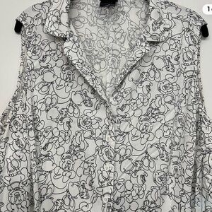 Torrid Minnie Mouse White & Black Collared Button-up Sleeveless Blouse